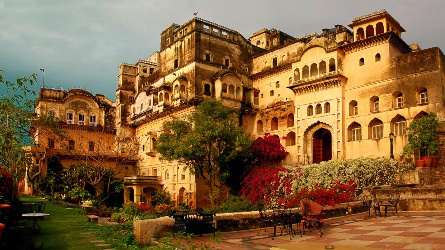 Neemrana Fort Overview