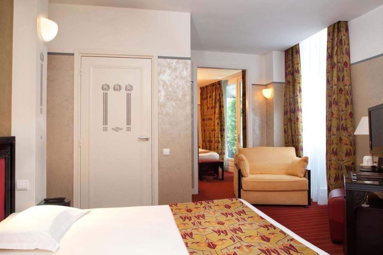 Hotel Eiffel Seine