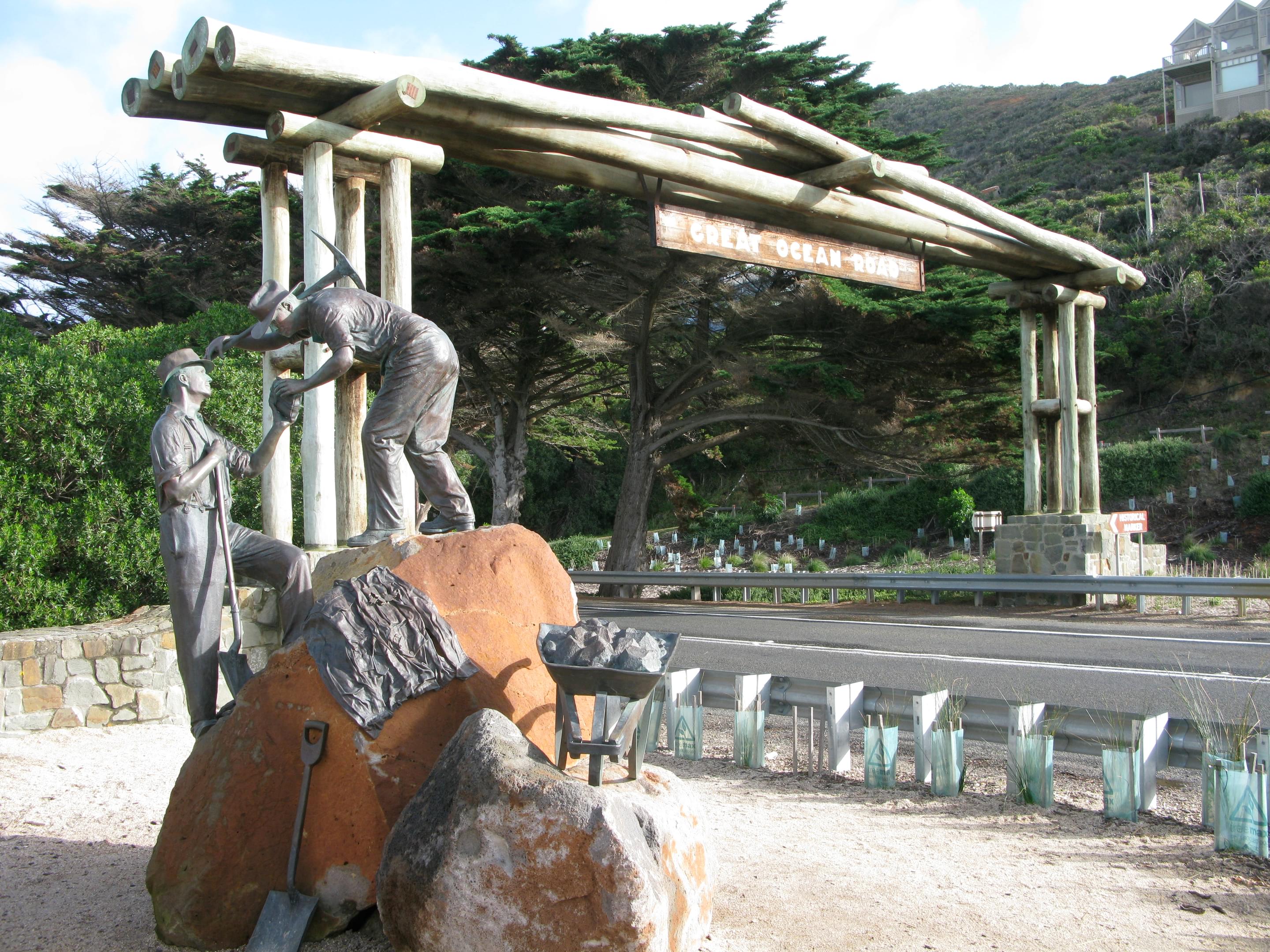 Memorial Arch at Eastern View Overview