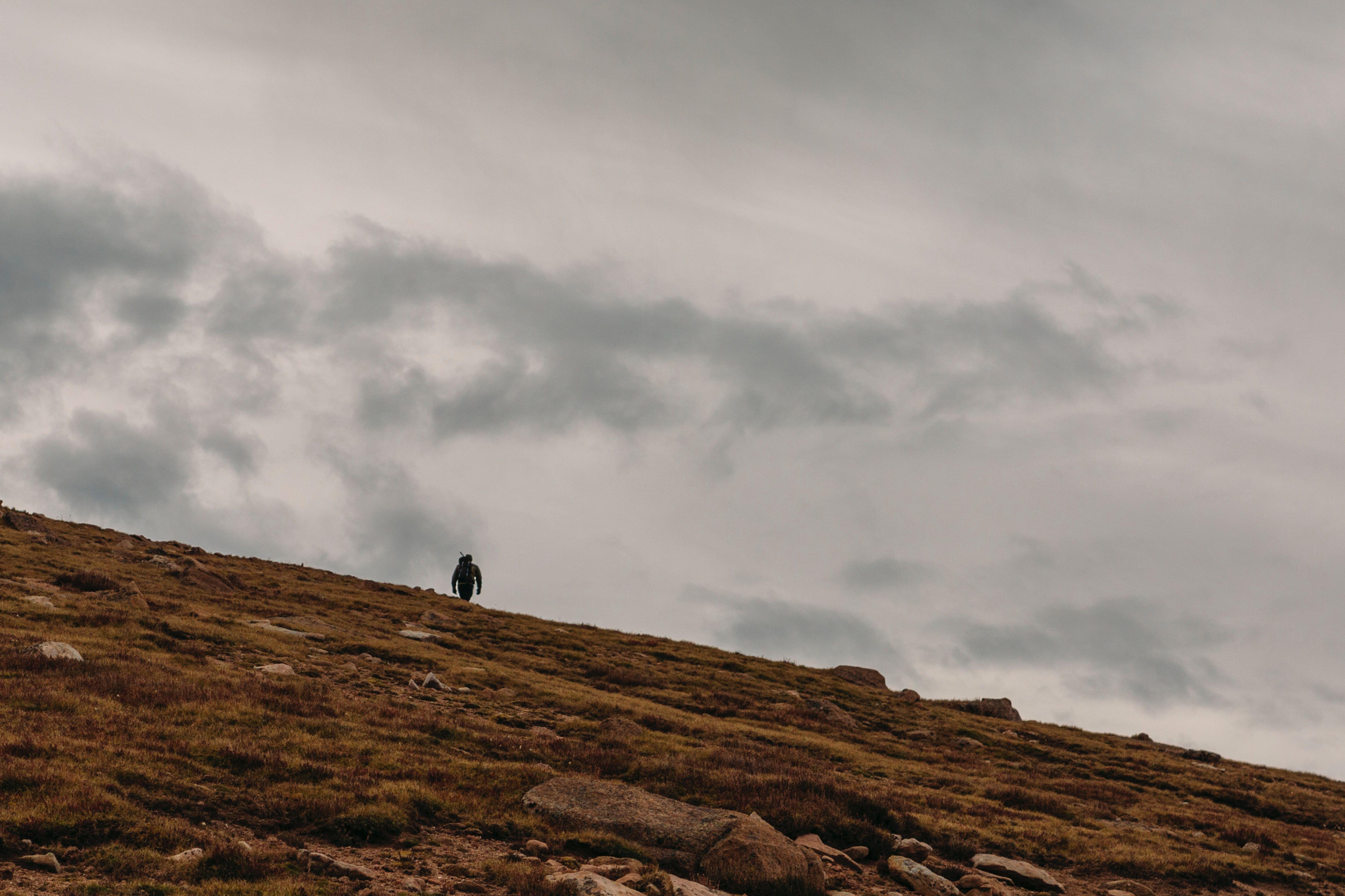 Trekking in Hatu Peak Trek