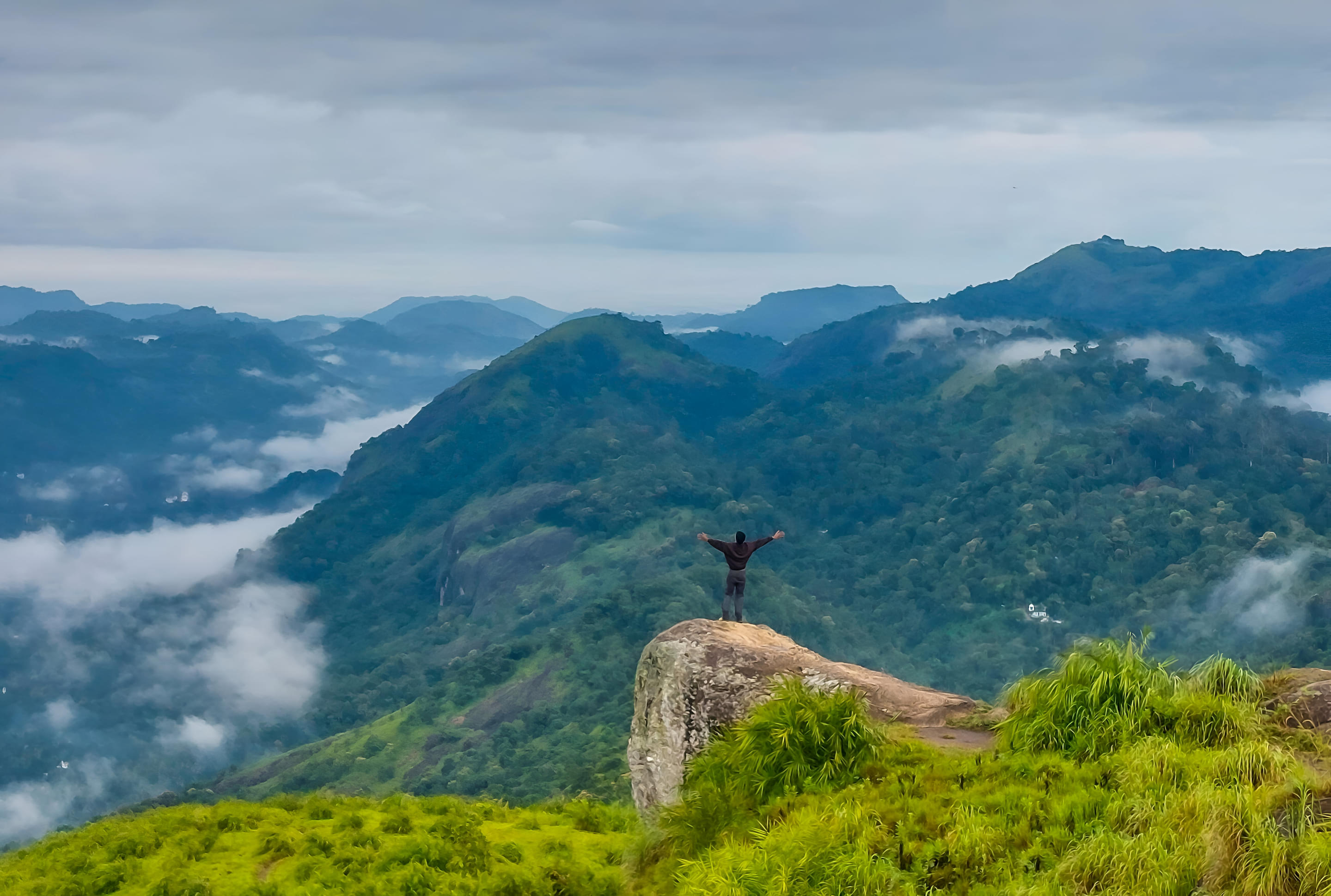 Pettimudi Hill Top Overview