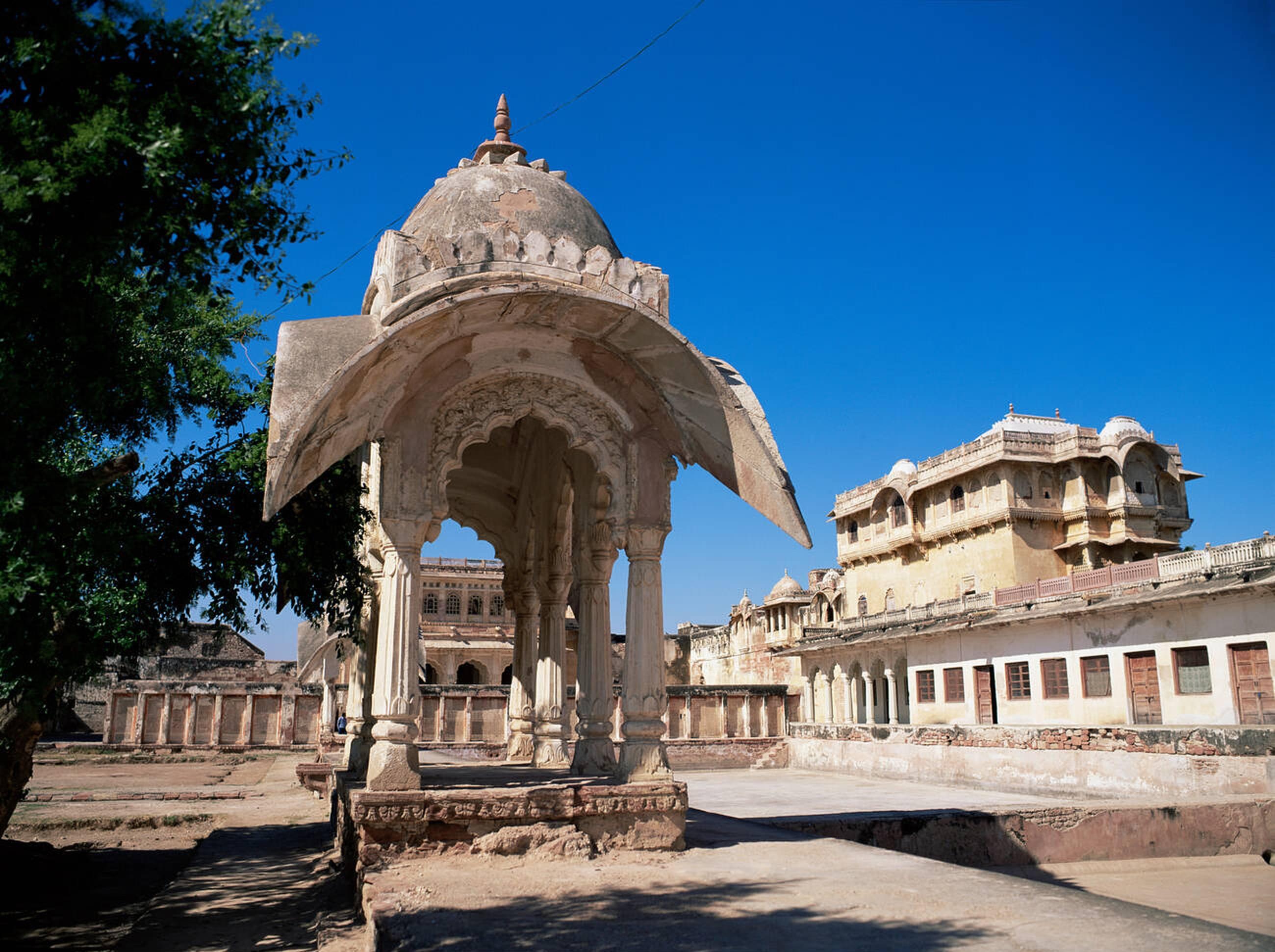 Soak in the charm of Deepak Mahal