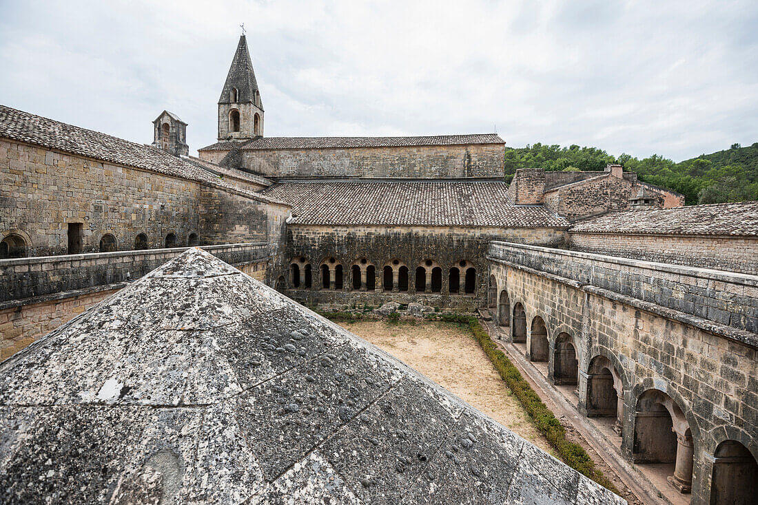 Le Thoronet Abbey Overview