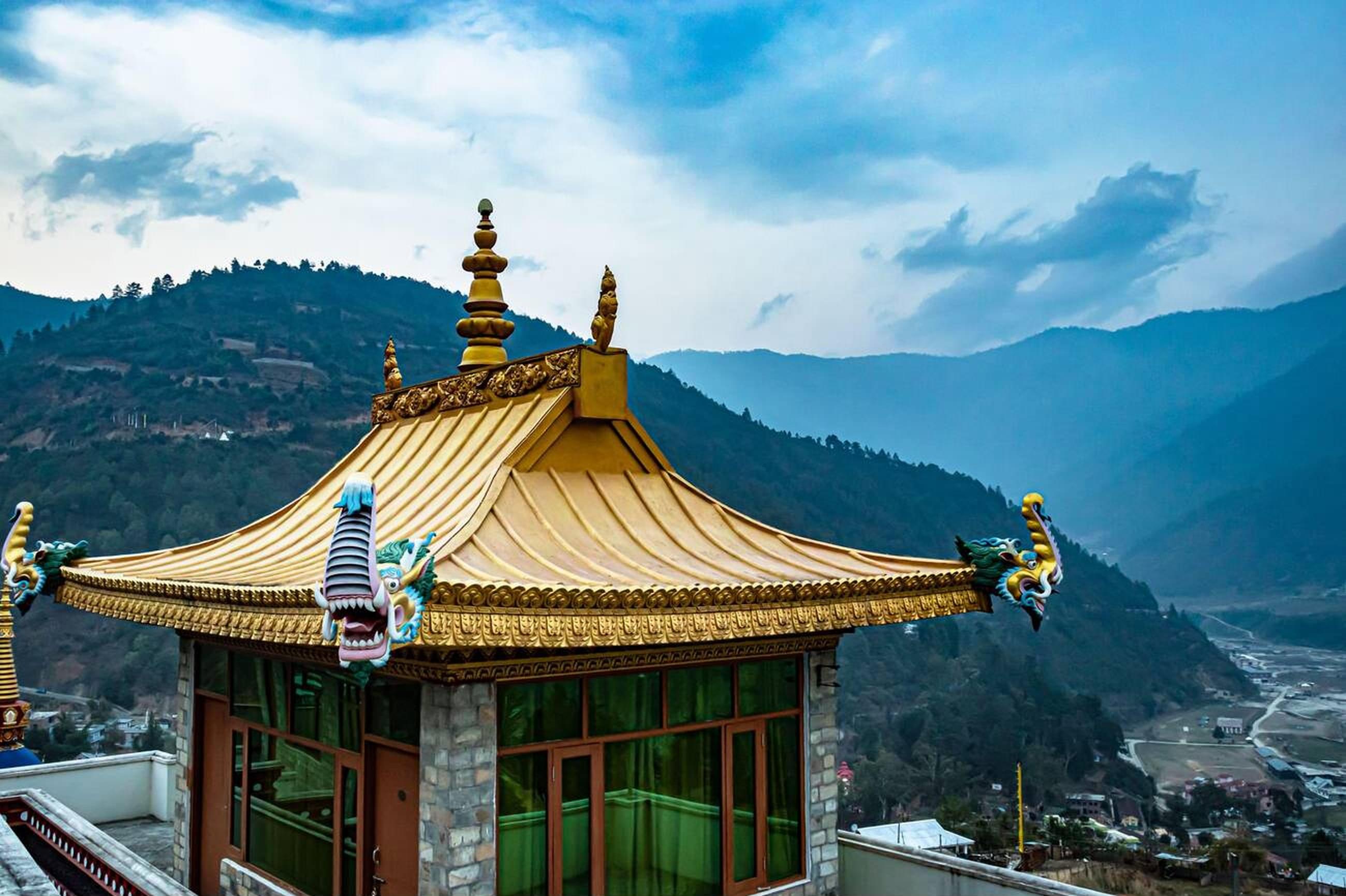 Capture Scenic Himalayan Vistas