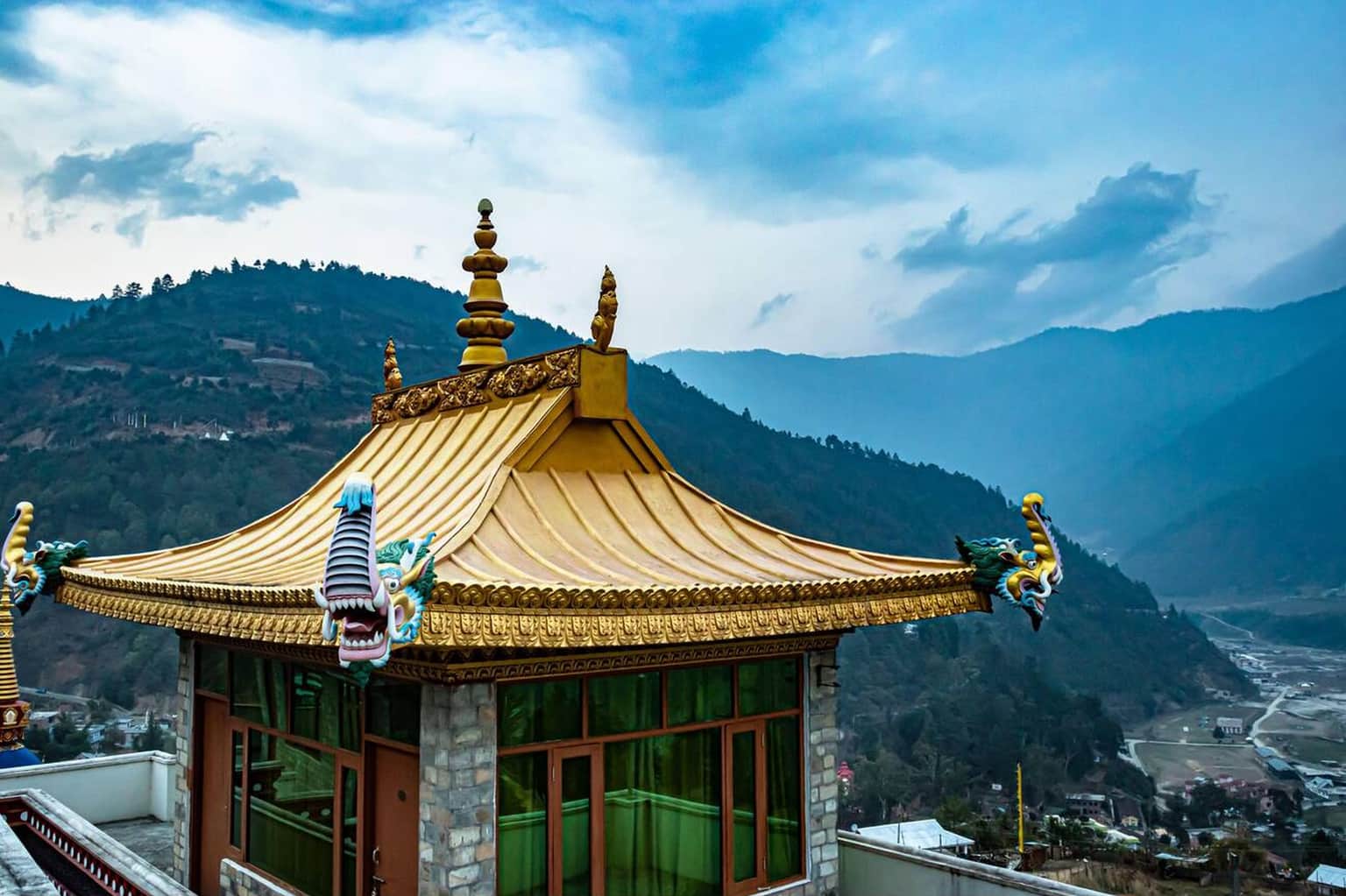Capture Scenic Himalayan Vistas