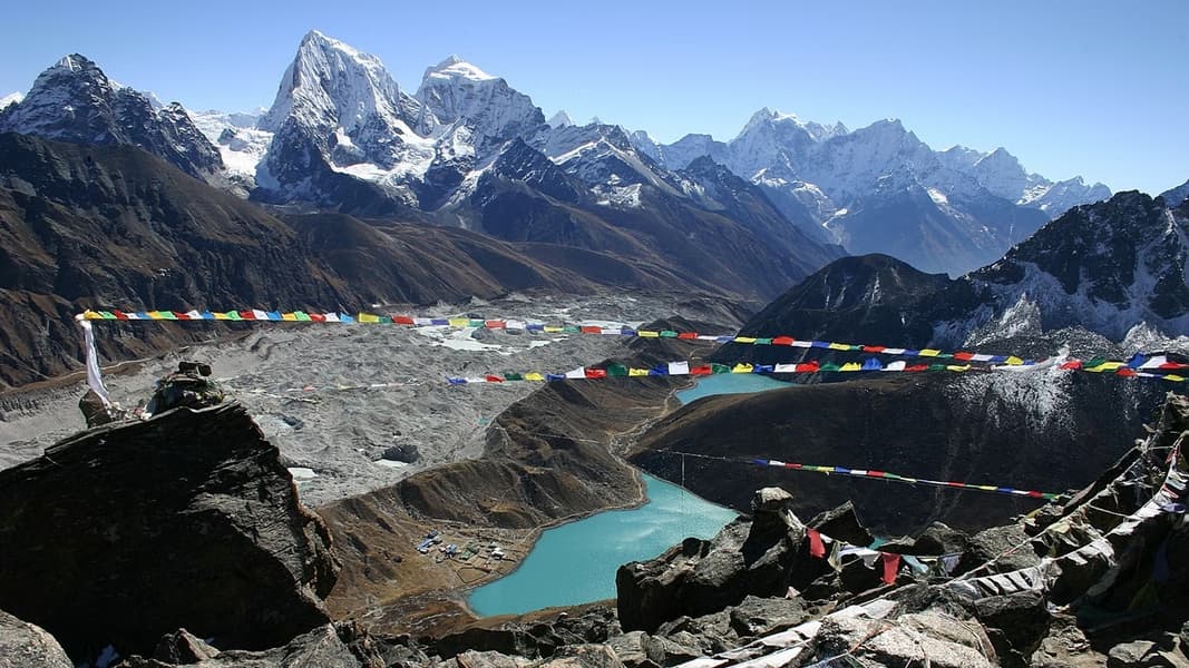 Everest Base Camp Chola Pass Gokyo Trek Image