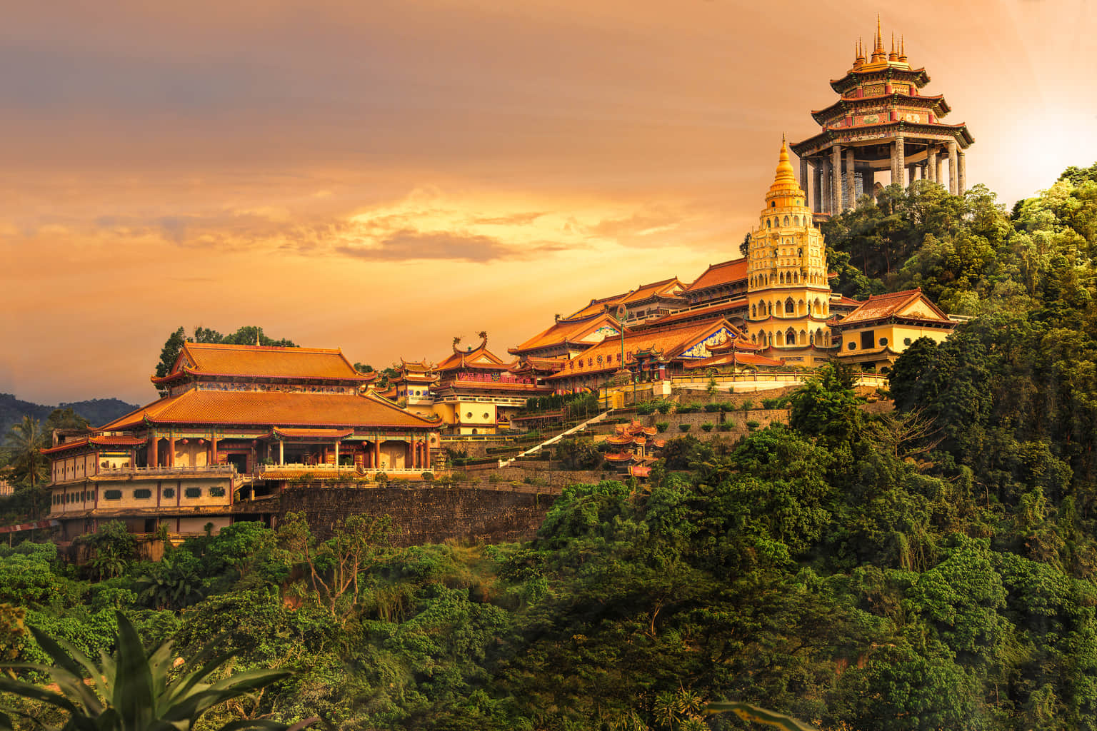 <em>Malaysia</em> Tour Packages From Surat 