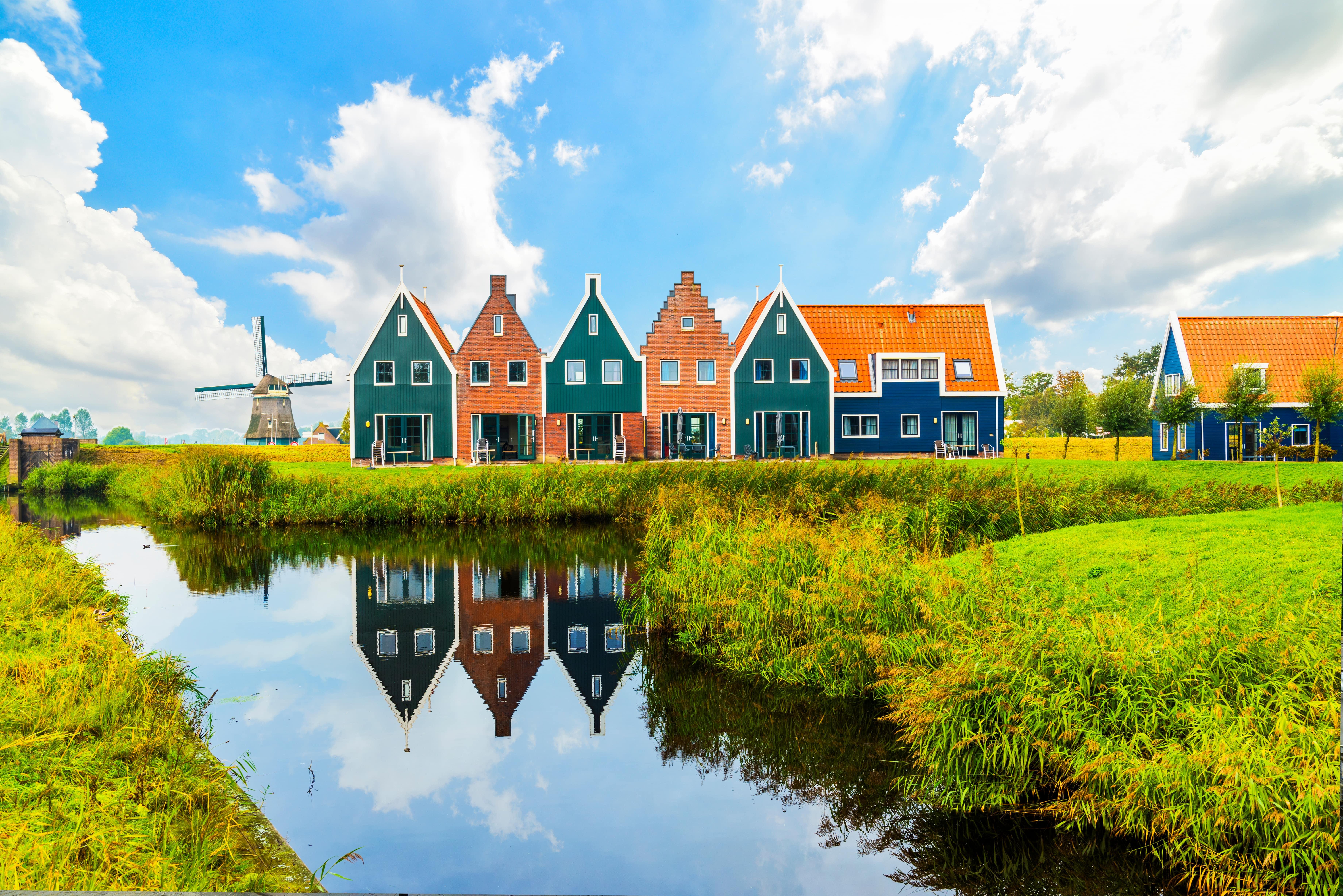 Zaanse Schans, Edam, Volendam, and Marken Bus Tour from Amsterdam