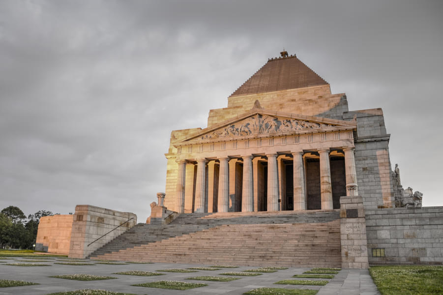 Shrine of Remembrance Tour in Melbourne Image