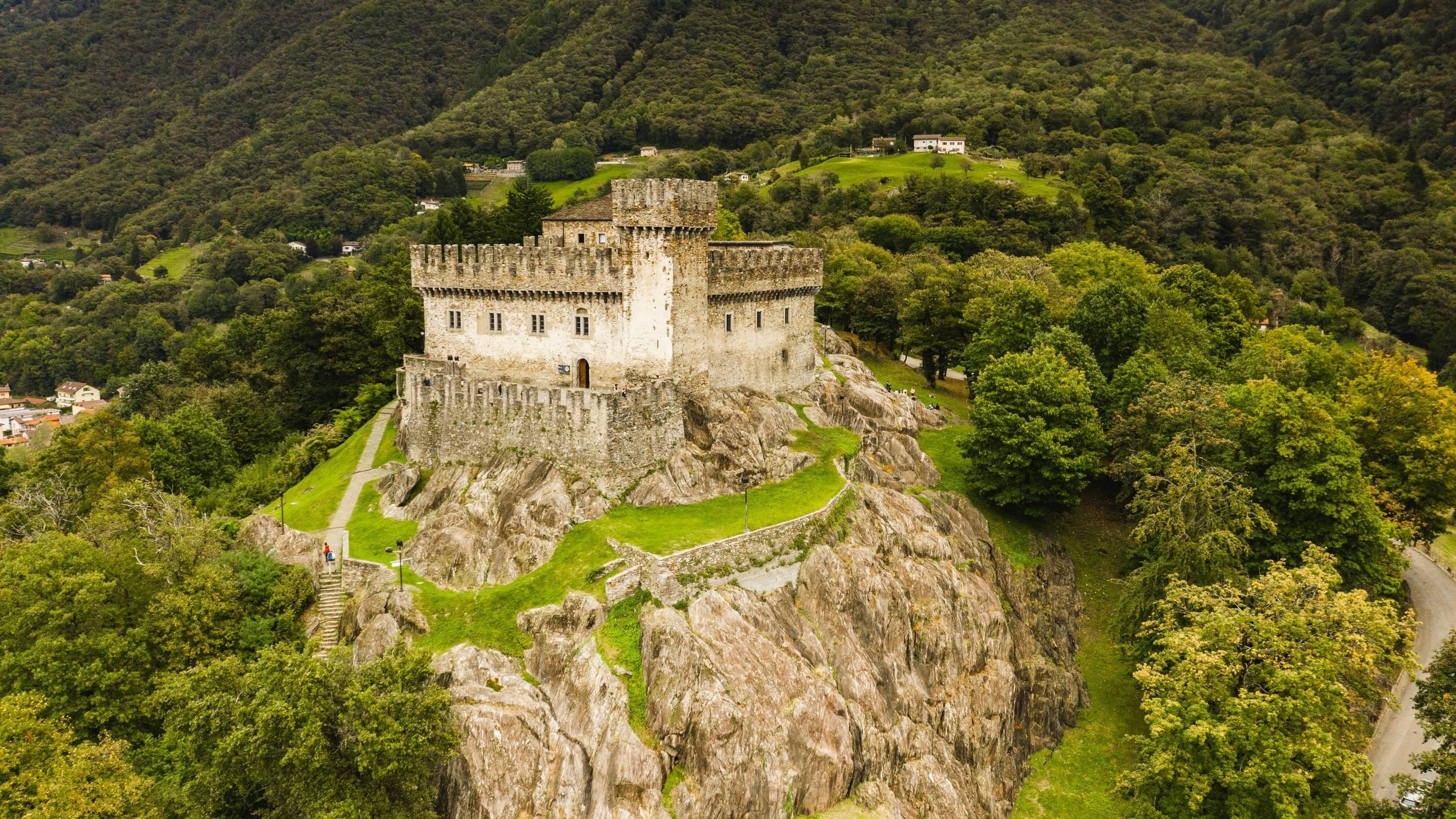 Castles of Bellinzona Overview