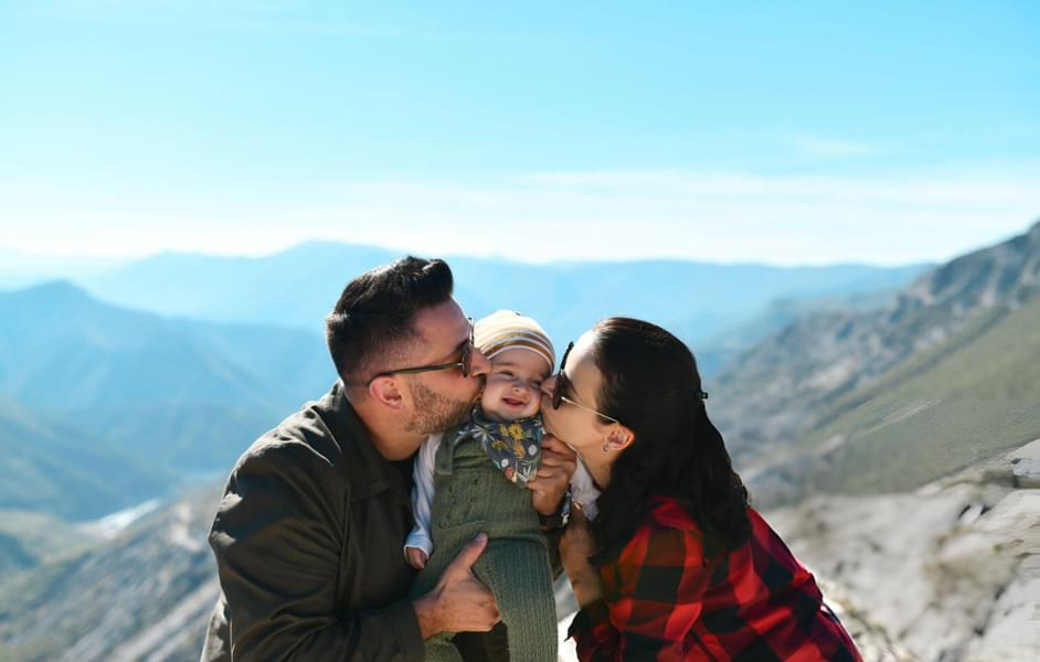 Family Getaway to Kashmir | FREE House Boat Stay Image