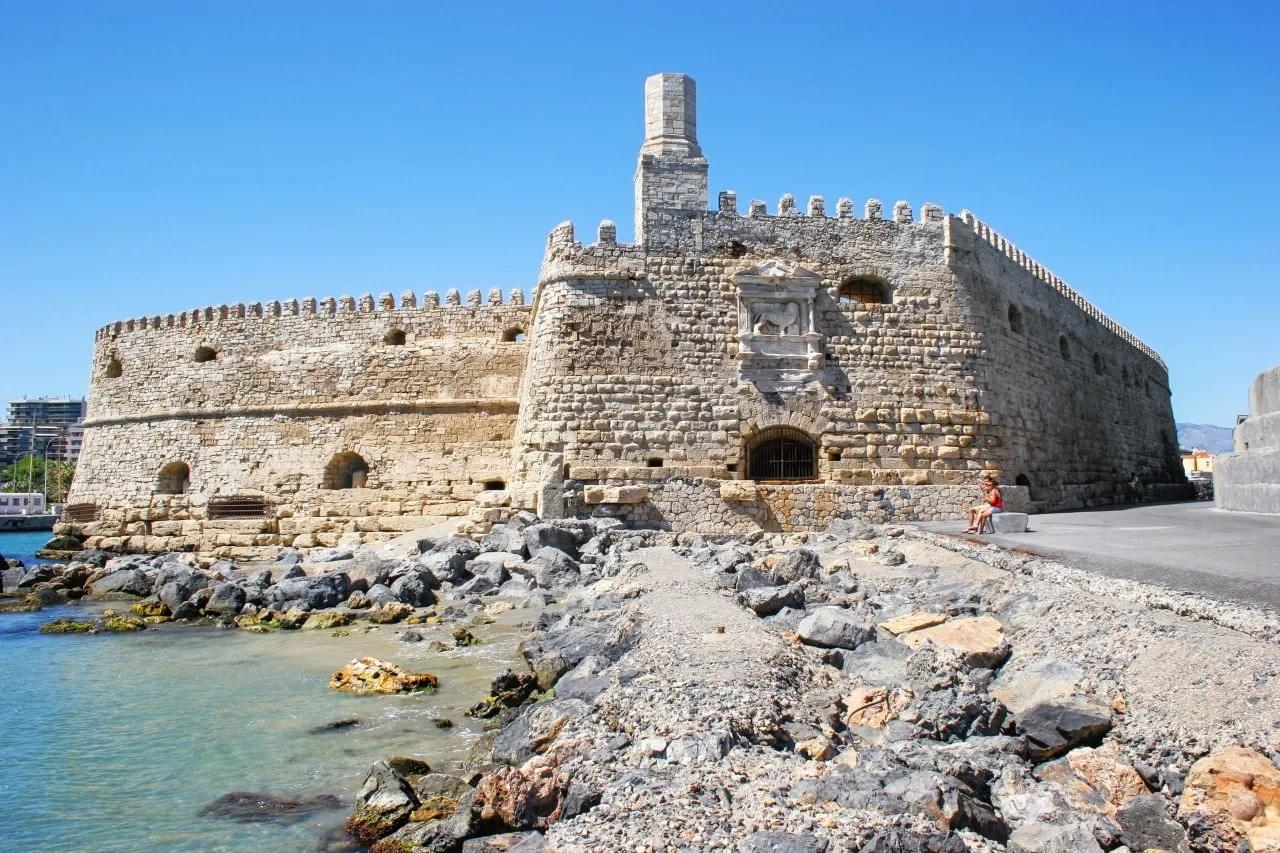 Rocca a Mare Fortress Overview