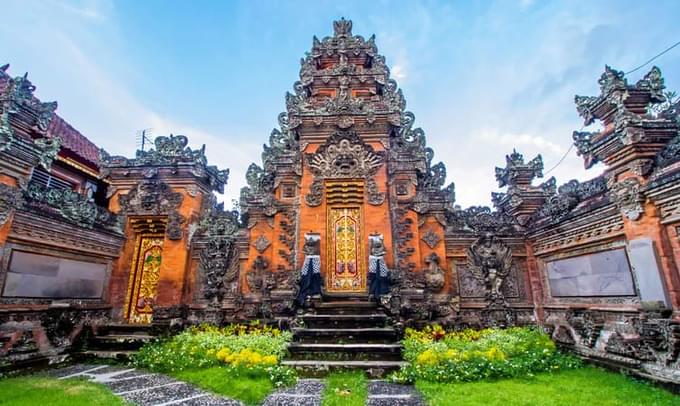 Visiting Balinese Hindu Temple