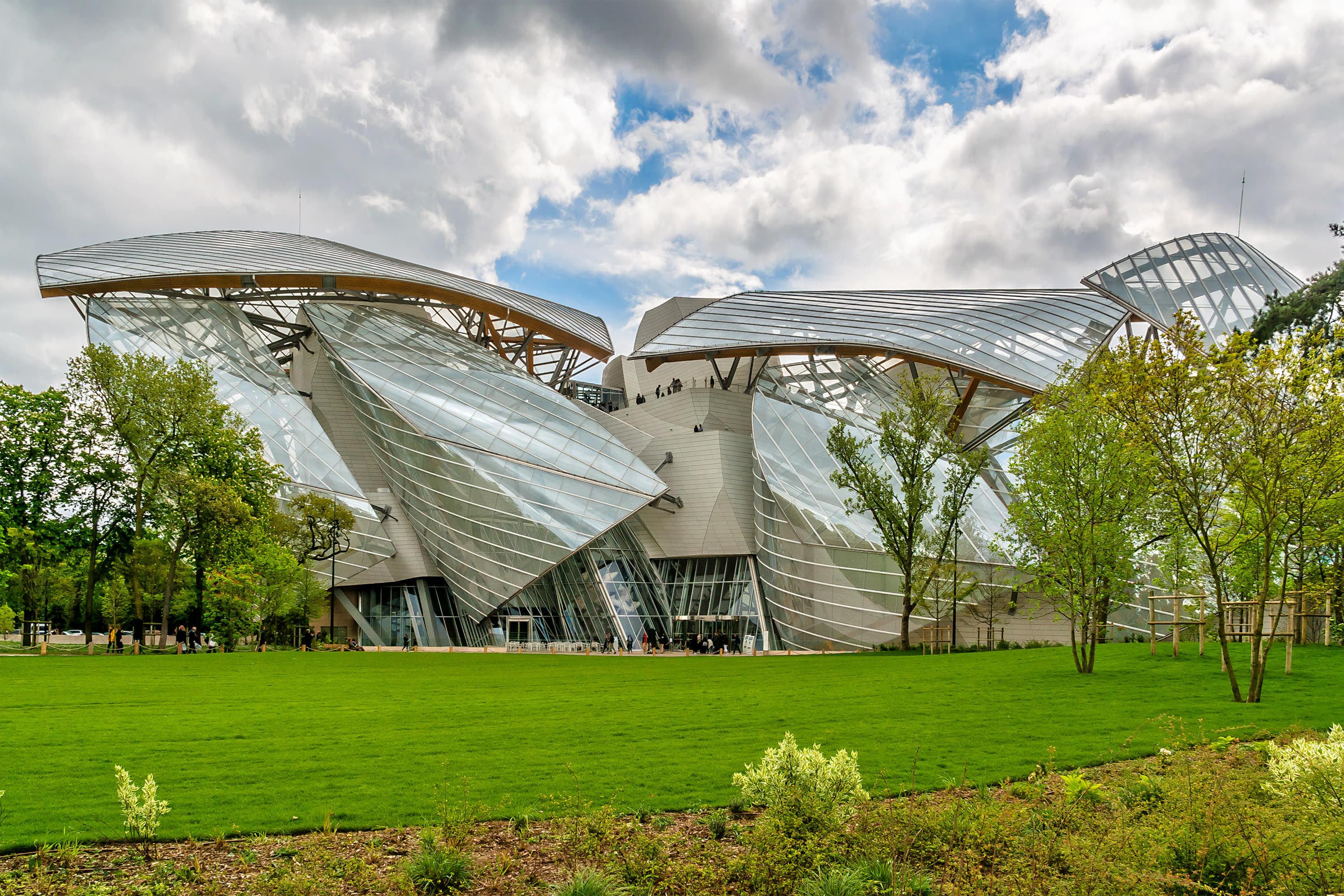Louis Vuitton Foundation, Paris: How To Reach, Best Time & Tips