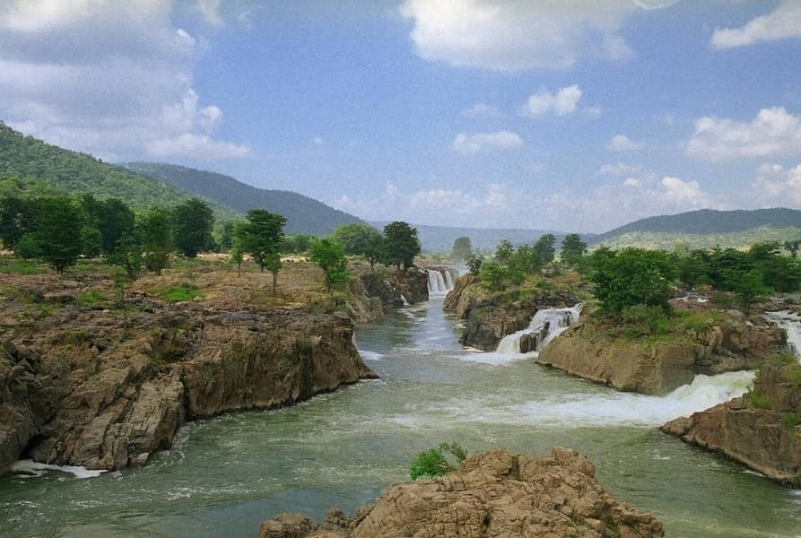 Hogenakkal Falls Trip With Coracle Ride Image