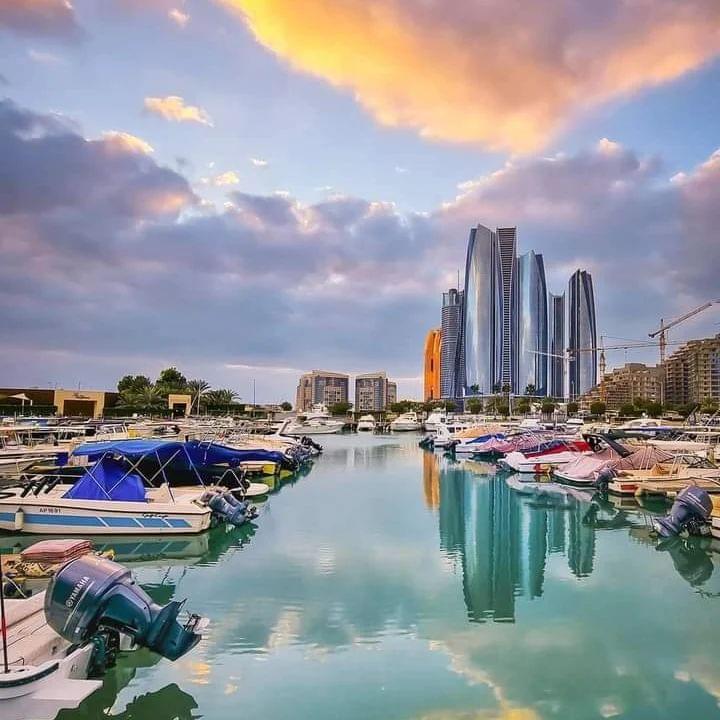 Visit Abu Dhabi and explore the amazing scenery