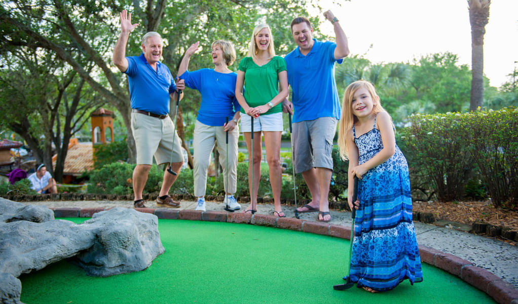 Have fun and play mini Golf with your kids