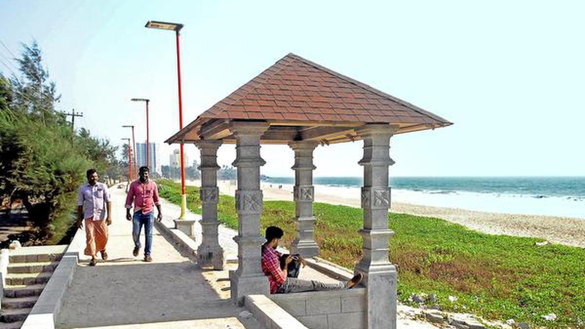 Visit Payyambalam Beach Park
