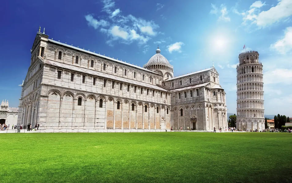 Gain more insight about the medieval art while visiting Piazza dei Miracoli