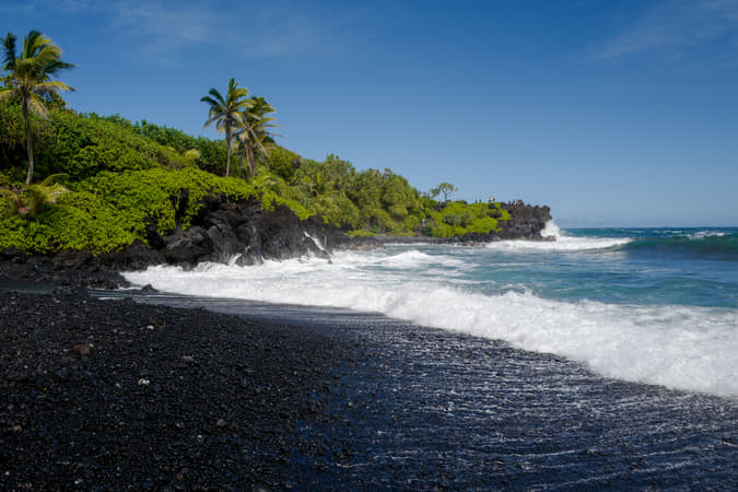 Honokalani Black Sand Beach