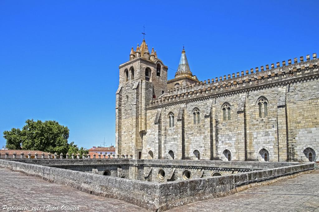 Cathedral of Évora Overview