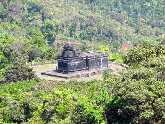 Betta Byraveshwara Temple, <em>Sakleshpur</em>