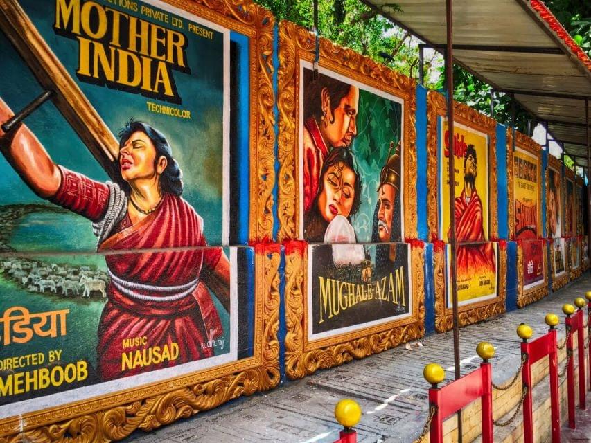 Go on an experiential Bollywood Tour 