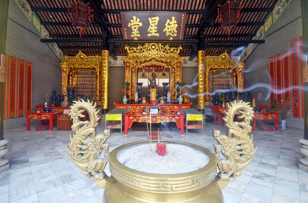 Chan See Shu Yuen Temple: