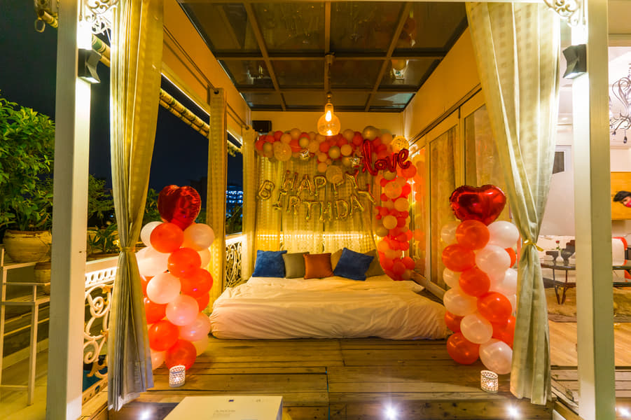 Rooftop Candlelight Dinner and Private Movie Experience for Couples, New Delhi Image