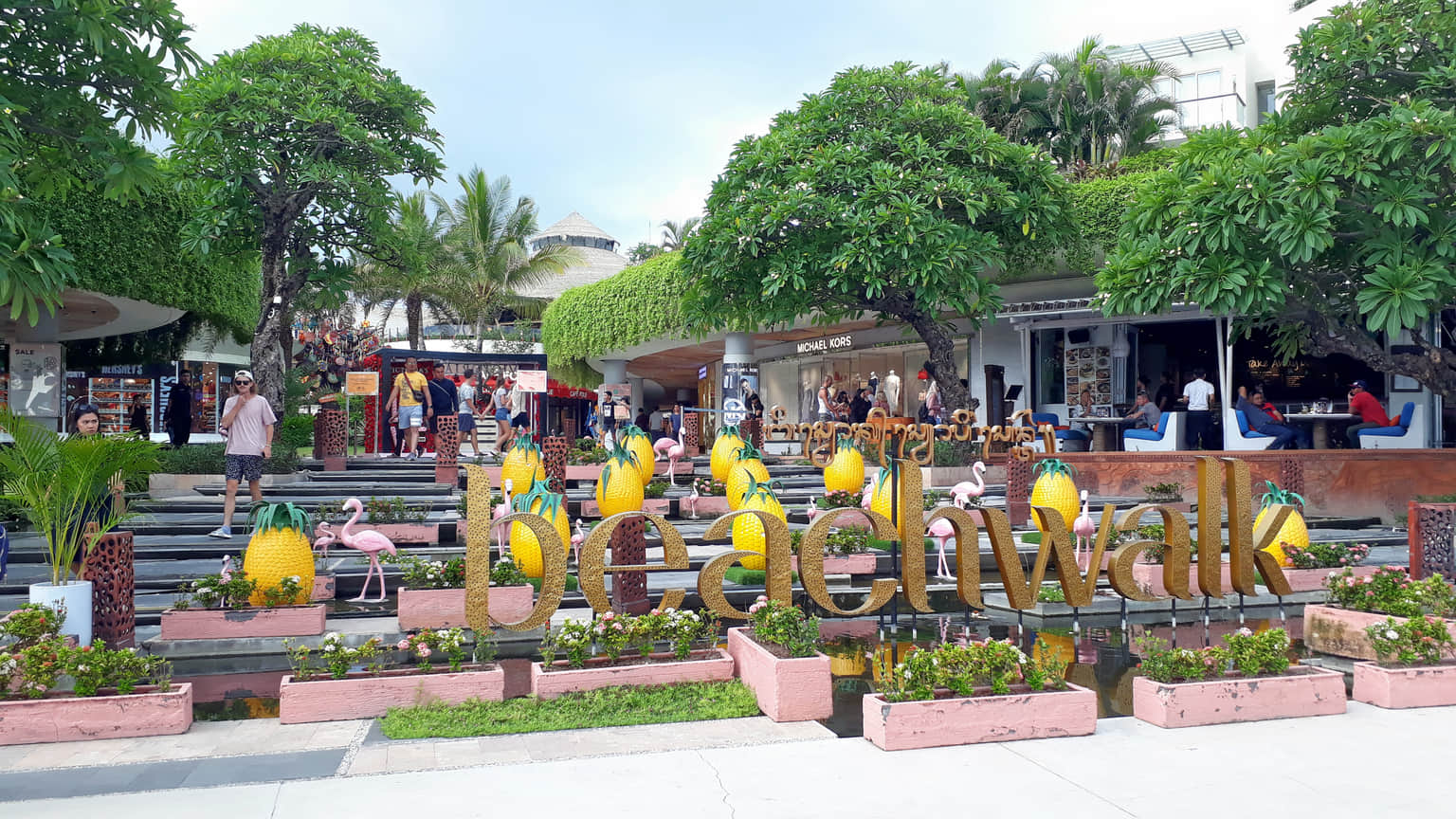 Beachwalk Shopping Center, <em>Kuta</em>
