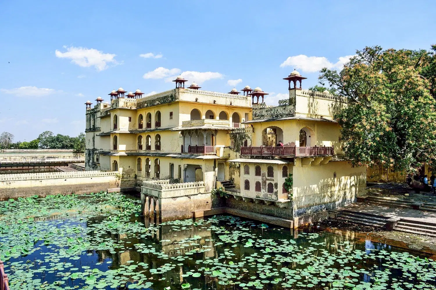 Abheda Mahal