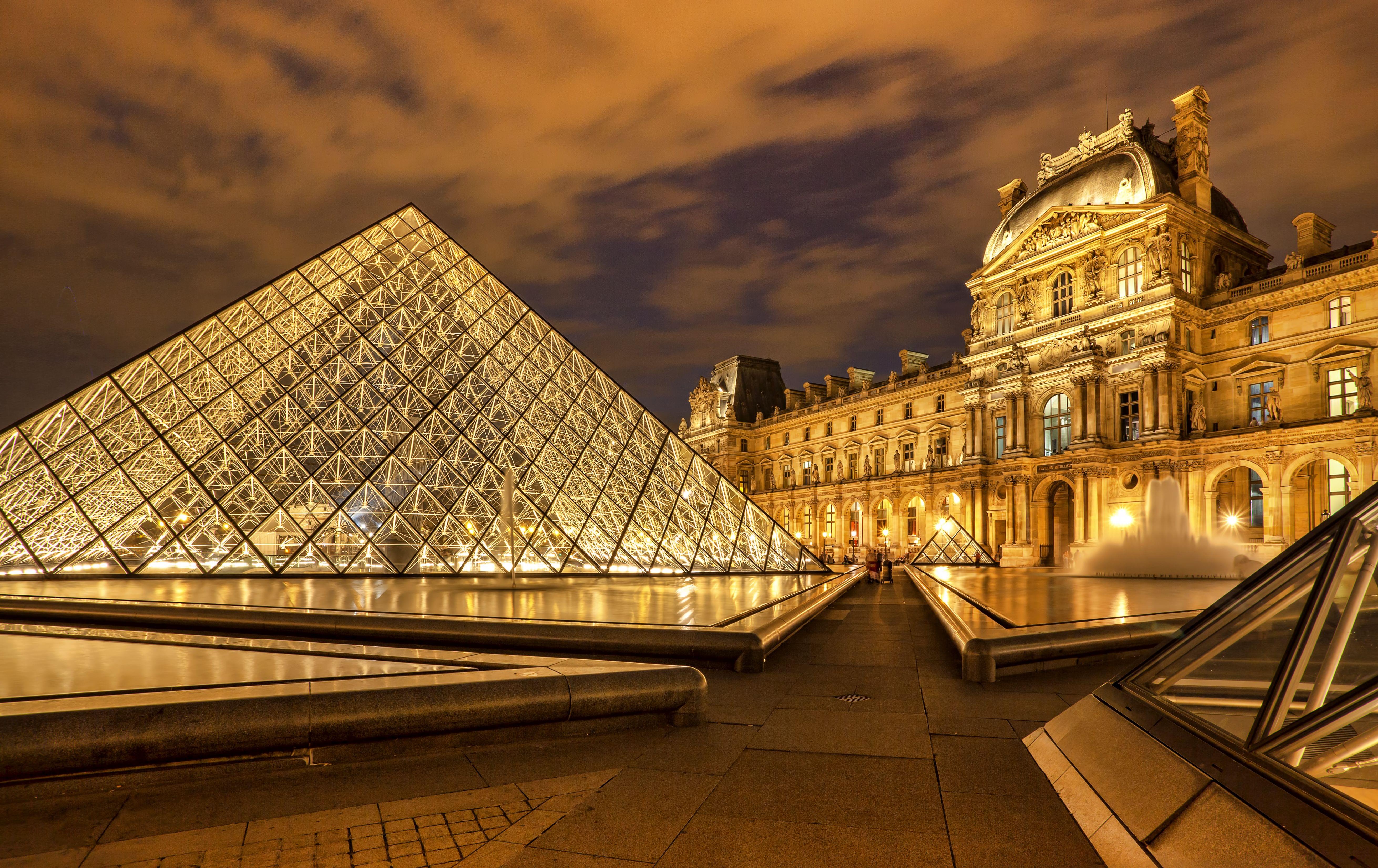 Louvre French Crown jewels Paris. Facts. History. Visit.