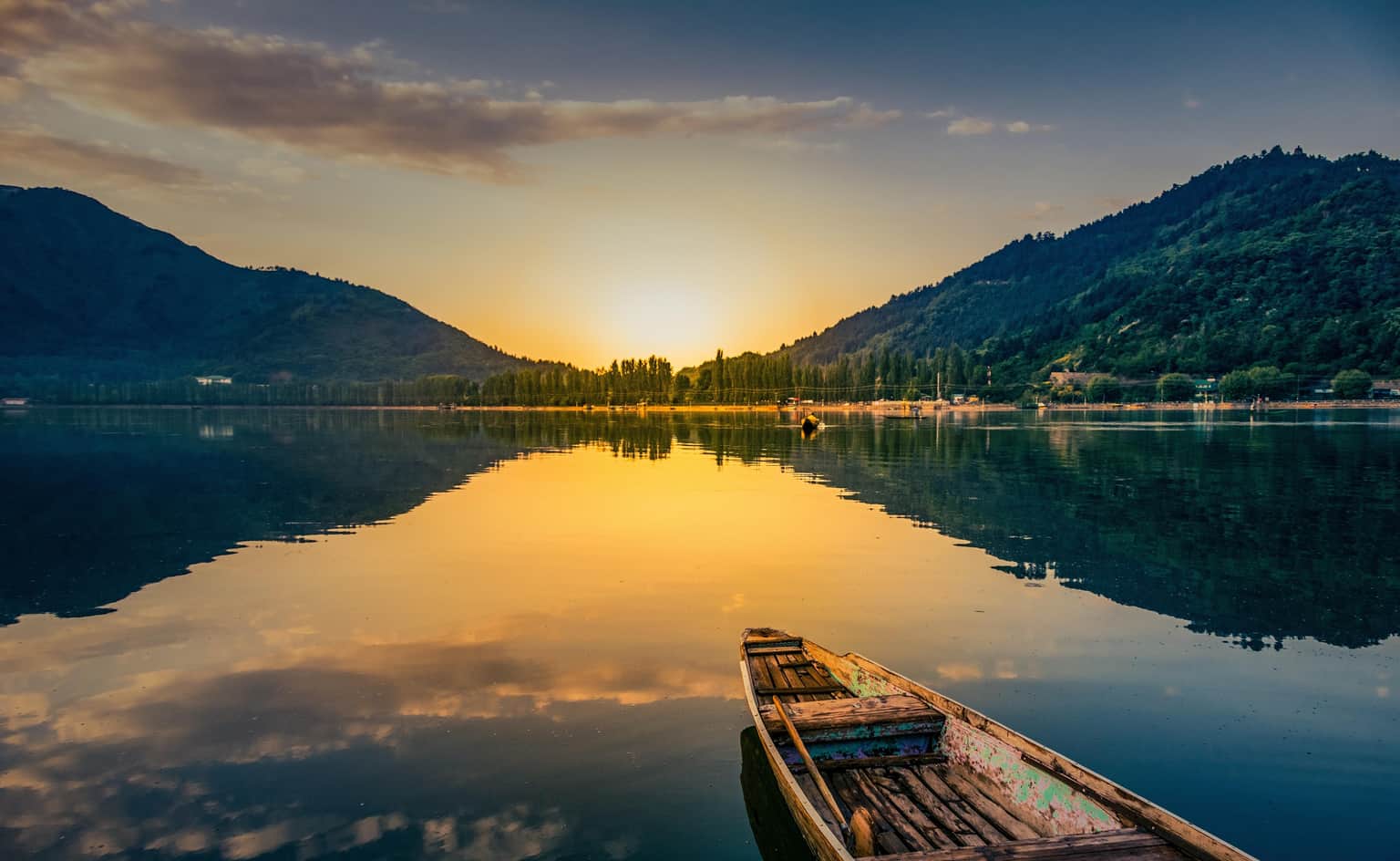 Kashmir Luxury Tours | Upto 40% Off