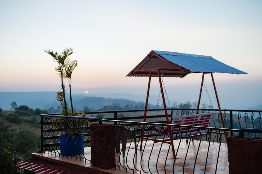 A Luxurious Villa With Scenic Valley View In Panchgani Image