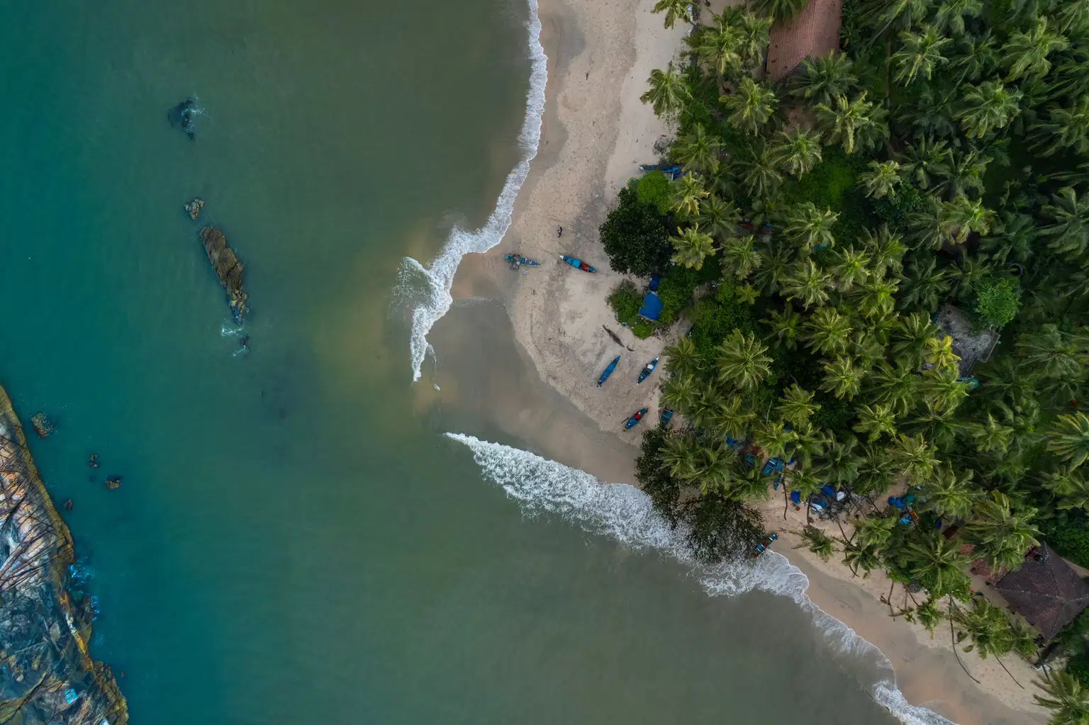 Coastal Kerala | Temple Trails & Sandy Shores