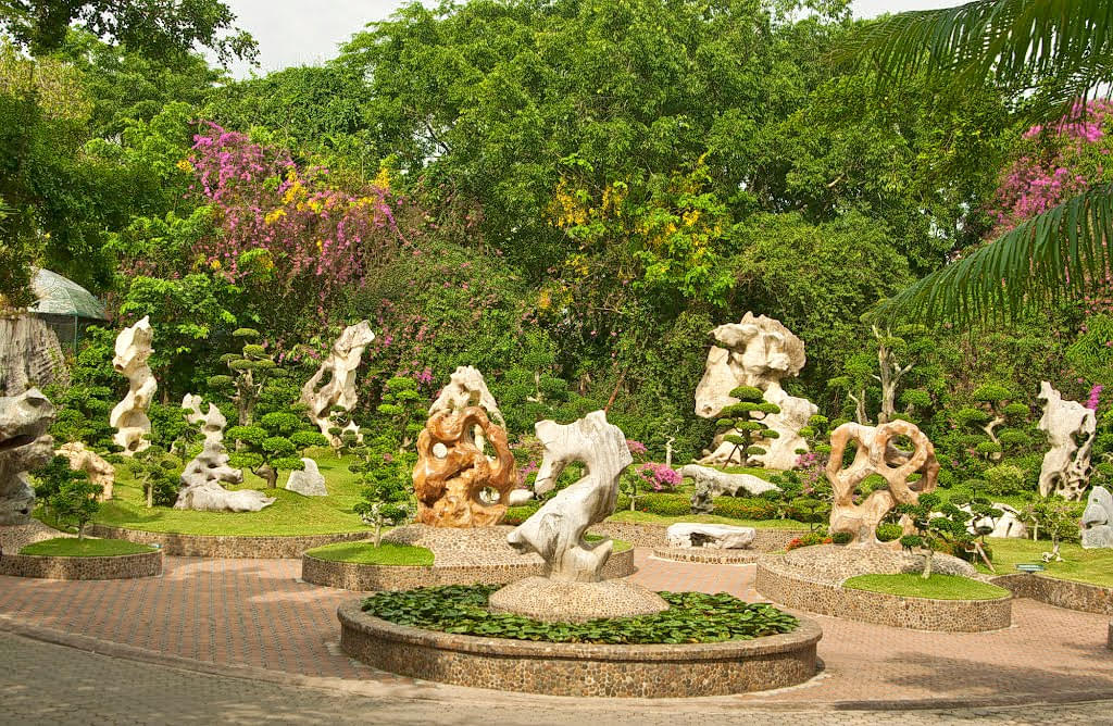 Stone park. Сад миллионолетних камней Паттайя. Парк миллионолетних камней и крокодиловая ферма. Парк камней Тайланд. Парк миллионолетних камней Bangkok.