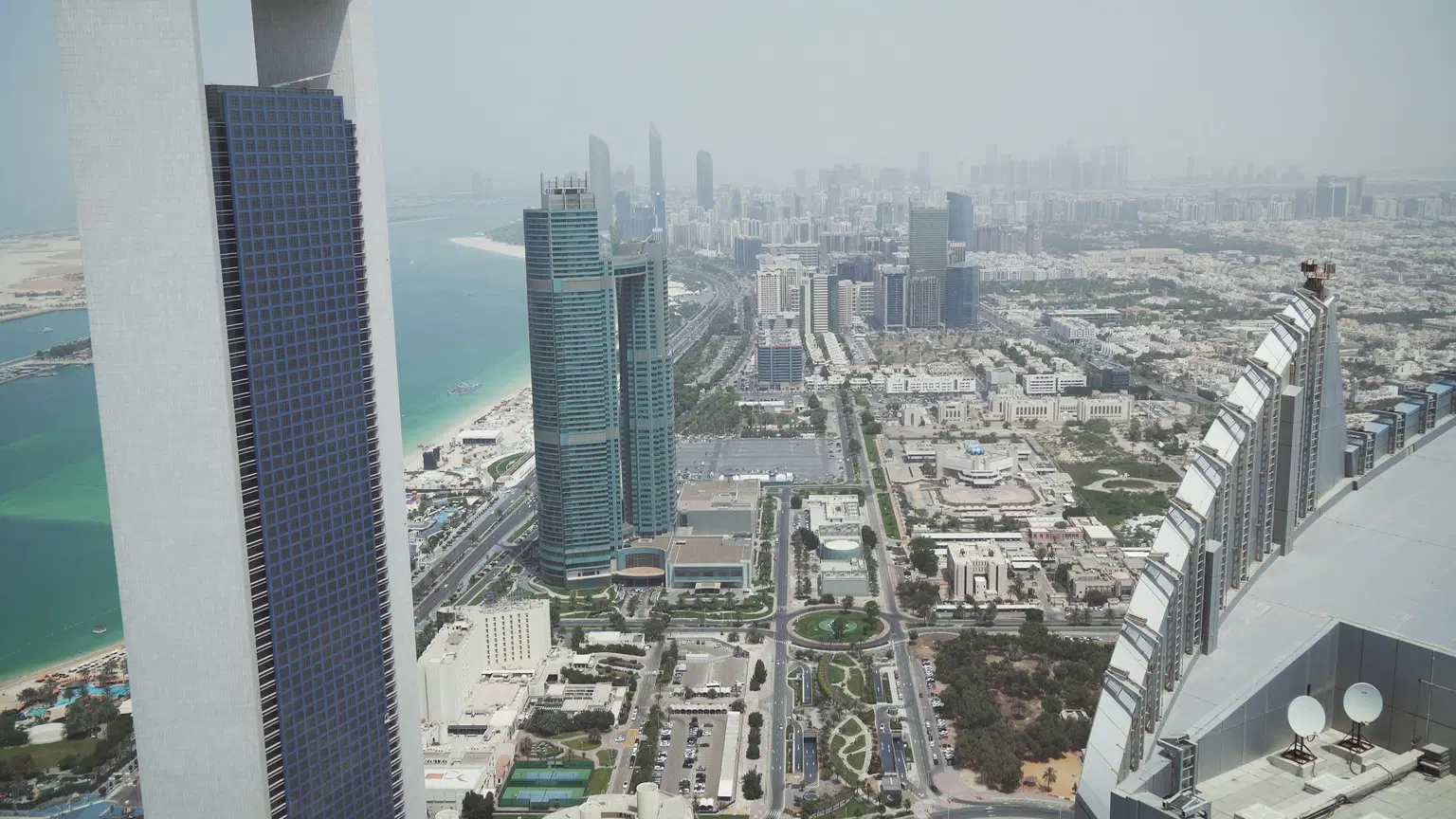 Enjoy Breath-taking View of Abu Dhabi