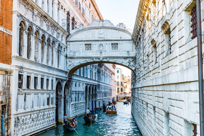 Reach Doge's Palace By Water Bus (Vaporetto)