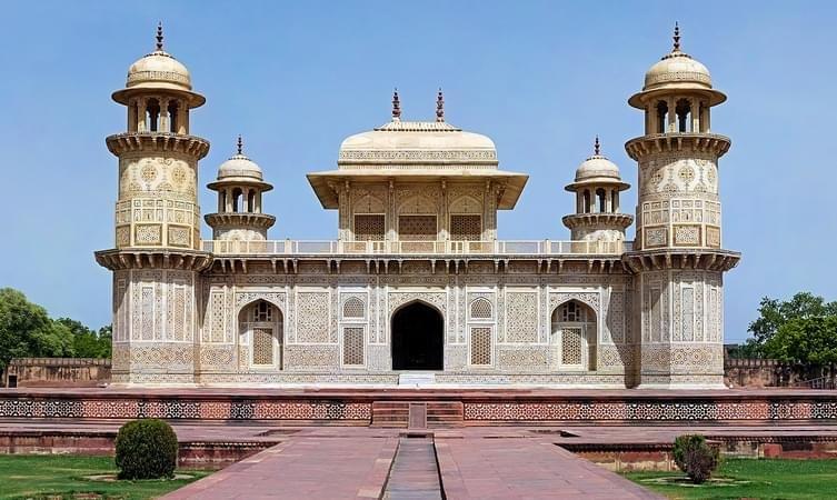 Itmad-ud-Daulah's Tomb Overview