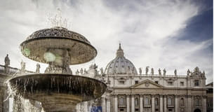4 places to visit in rome Visit these majestic Vatican museums and Chapel.