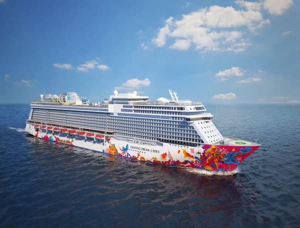 Board Genting Cruise, a luxurious ship offering wonderful onboard packages