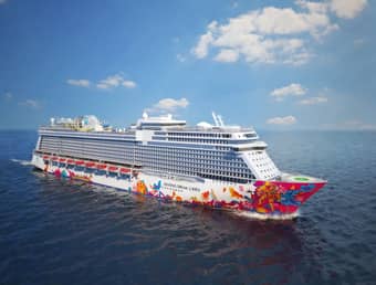 Board Genting Cruise, a luxurious ship offering wonderful onboard packages