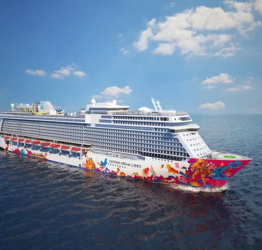 Board Genting Cruise, a luxurious ship offering wonderful onboard packages