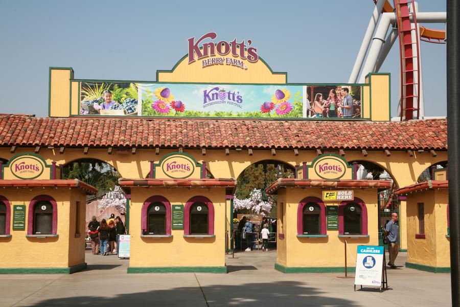 Spend a fun filled day with your loved ones at the Knott's Berry Farm, California
