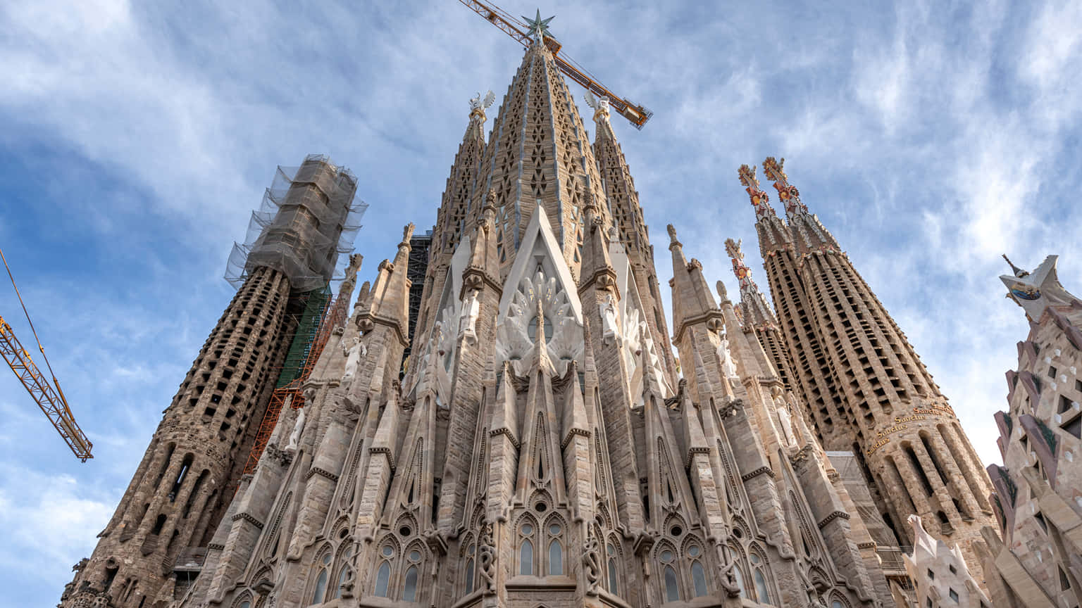 Sagrada Familia Entry Tickets | Last-minute Entrance Tickets Available