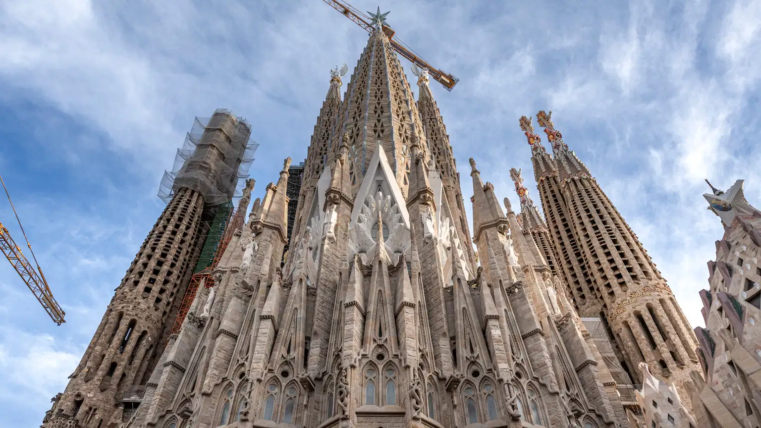 Sagrada Familia Entry Tickets | Last-minute Entrance Tickets Available