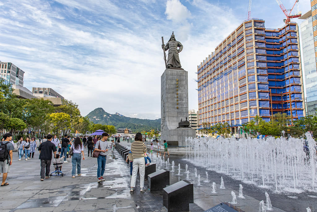 Statue of Admiral Yi Sun-sin