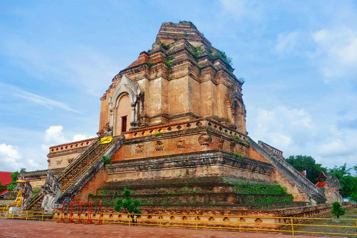 Wat Chedi Luang Overview