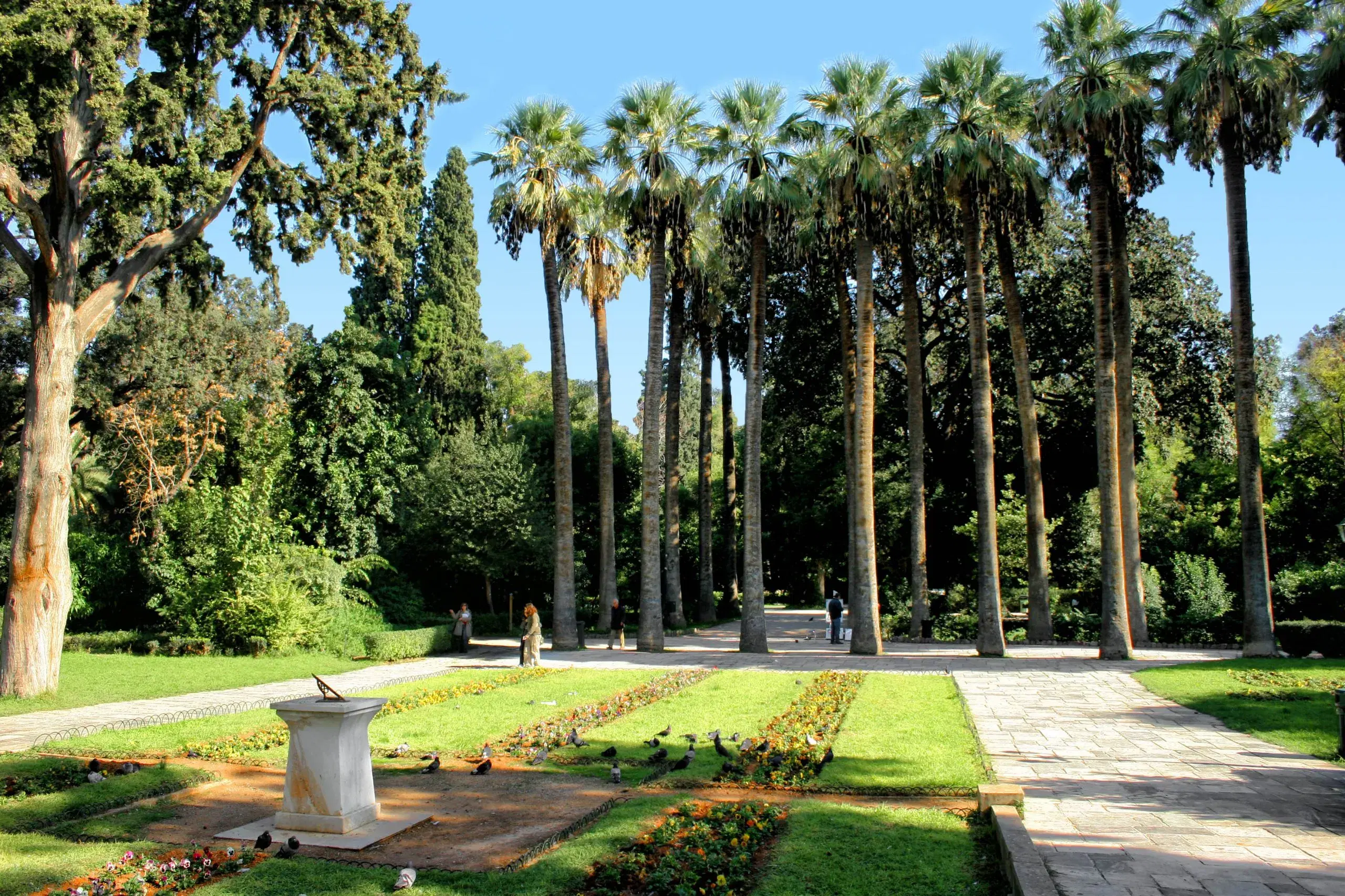 Explore the National Gardens