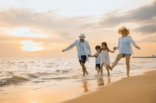 Enjoy amazing time with your family at the famous Kelingking Beach